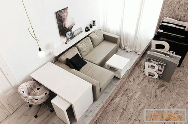 Salon dwupoziomowego apartamentu typu studio w Polsce