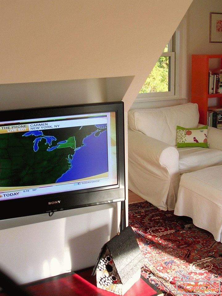 Telewizja w kabinie dla gości małej rezydencji w USA