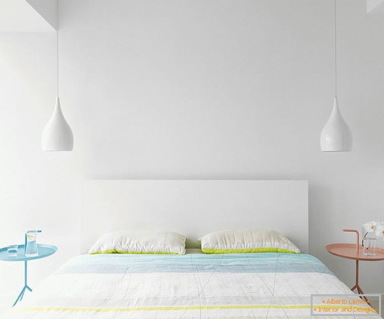 Luksusowa biała sypialnia w minimalistycznym stylu