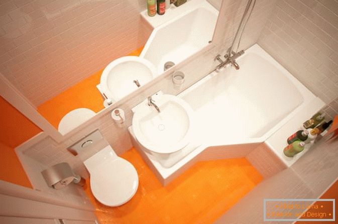 Soczysta pomarańcza w łazience wnętrza