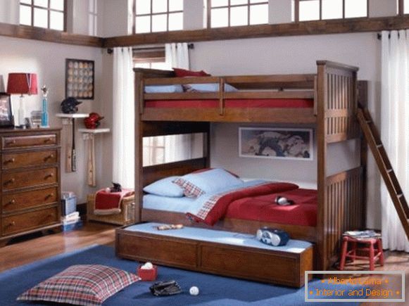 Dodatkowe rozkładane łóżko w pokoju dziecinnym