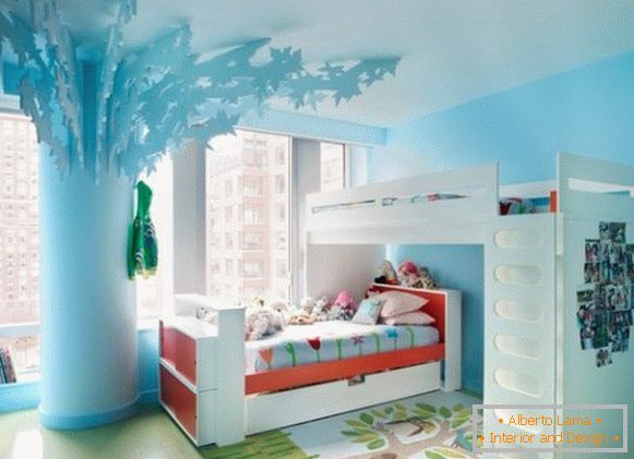Jasny niebieski pokój dziecięcy