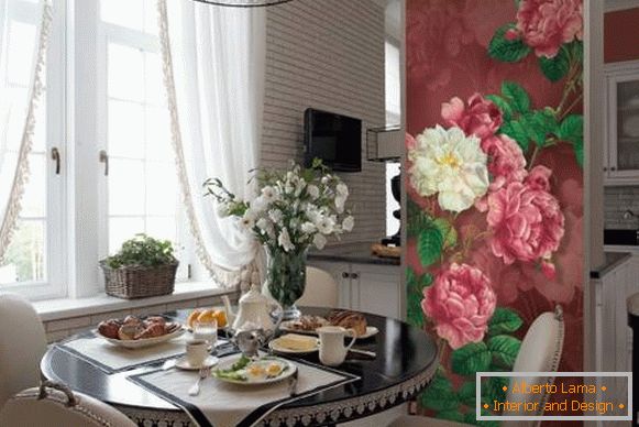 Wąska tapeta do kuchni - połączenie zdjęć ze ścianami