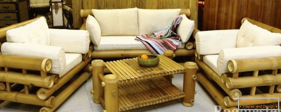 Bambusowe meble z poduszkami