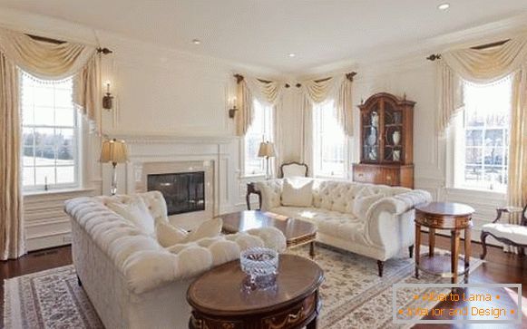 Biała sofa - zdjęcie w stylu klasycznym