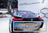 BMW ogłosiło przybliżoną cenę długo oczekiwanego hybrydowego supersamochodu i8