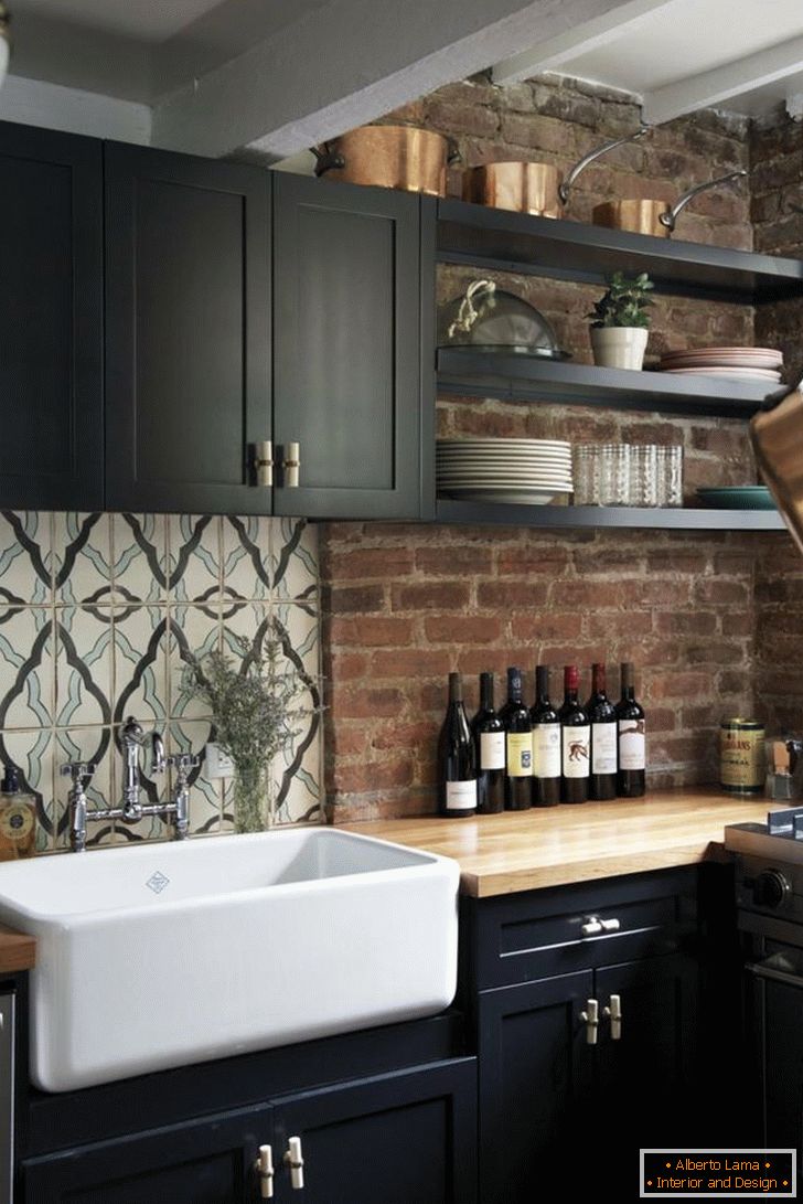 design-black-kitchen-photo-wnętrze-kafelki-fartuch-drewniany-blat