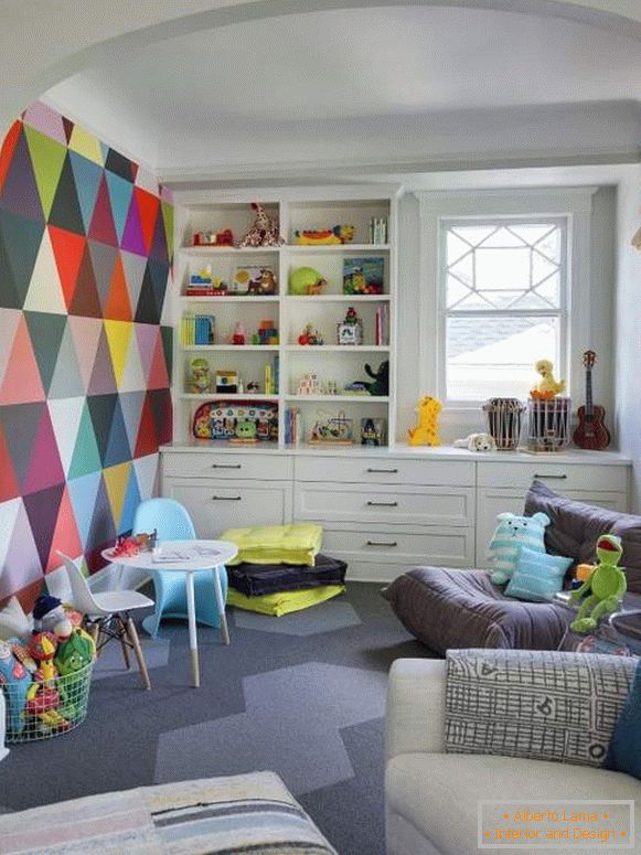 Kolorowy wystrój pokoju dziecięcego w jasnych kolorach