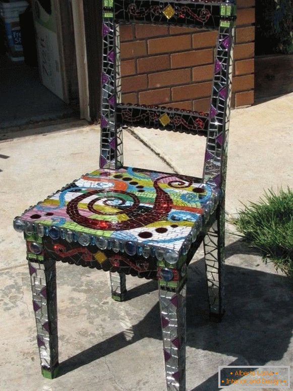 Uszczelnienie krzesła mozaiką