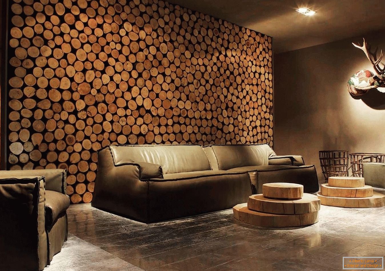 Drewniane szpile z drewna jako dekoracja ścian salonu
