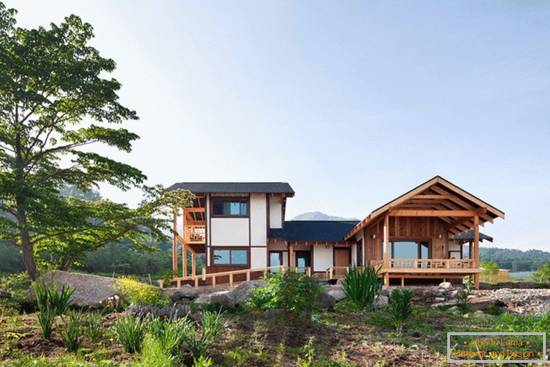 Drewniany dom na wzgórzu w Geochang od studia studio_GAON