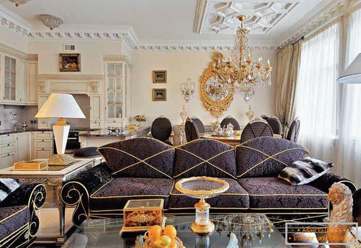 Luksusowa wersja pokoju gościnnego w stylu eklektyzmu.