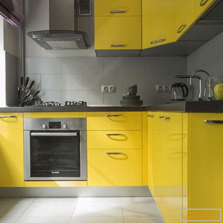 Żółte meble w kuchni