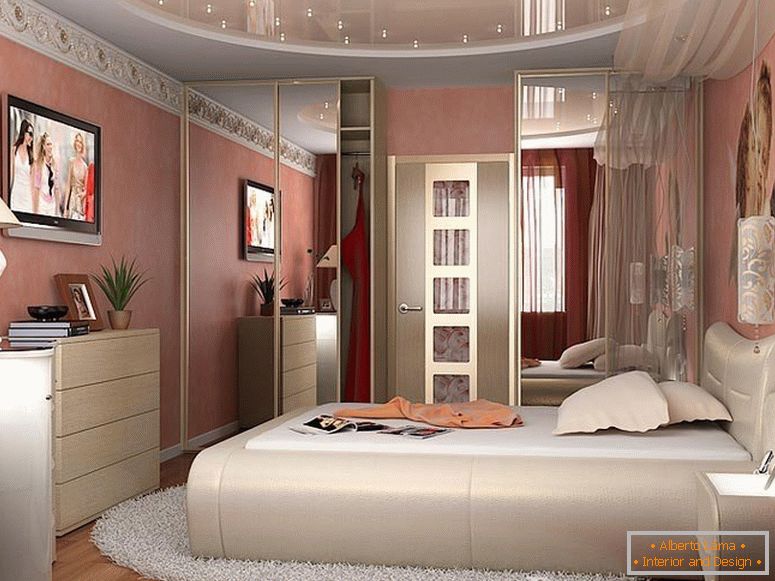 Sypialnia z różowymi ścianami