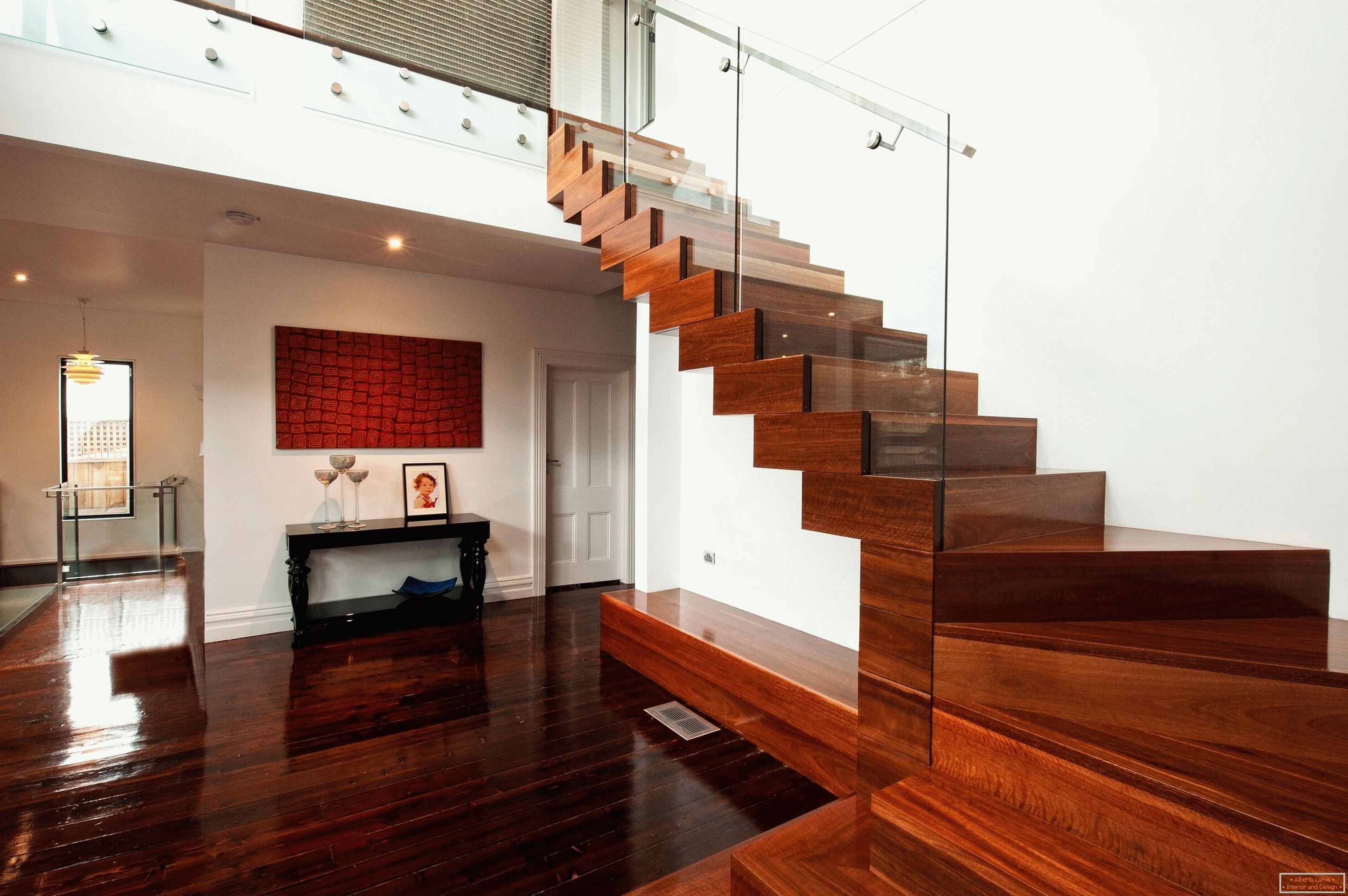 Masywne drewniane schody