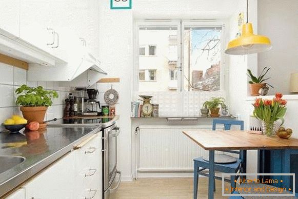 Zagospodarowanie przestrzenne kuchni i salonu w apartamentowcu o powierzchni 35 mkw