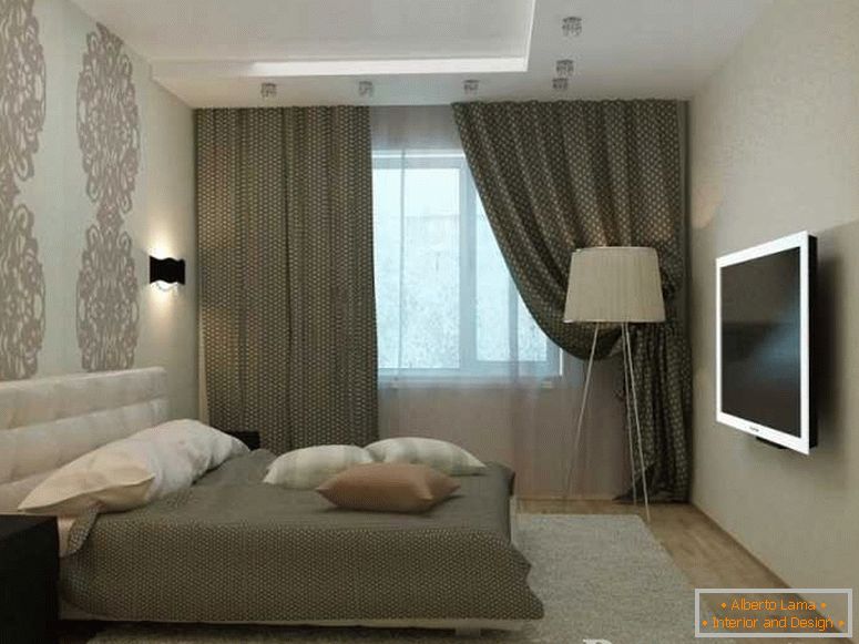 Lampa podłogowa i telewizor w sypialni