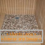 Mozaika na podłodze pod prysznicem
