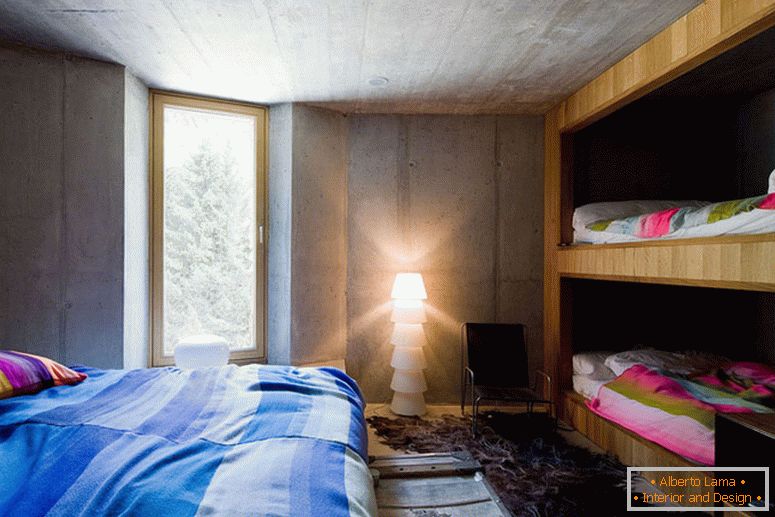 Łóżko piętrowe w sypialni w stylu eko
