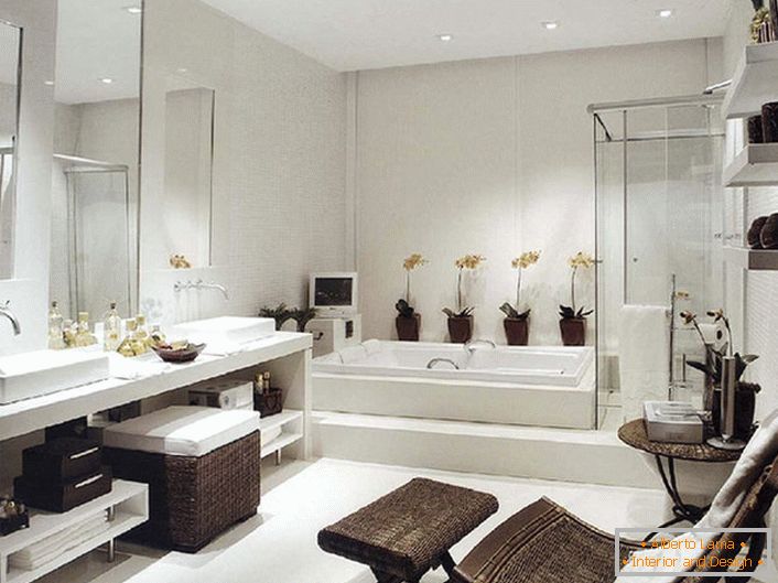 Luksusowa łazienka w stylu secesyjnym. Pomimo wystarczającej kwadratury, meble do łazienki są wybrane przestronne i funkcjonalne. 