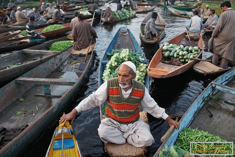 Sprzedawca na łodzi, Indie
