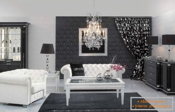 Czarno-biały pokój z kryształowym żyrandolem