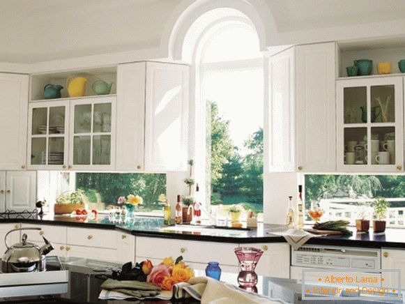 Projekt okna w kuchni - zdjęcie wnętrza prywatnego domu