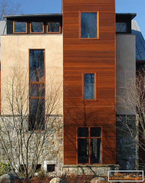 Okna drewniane - zdjęcie fasady prywatnego domu