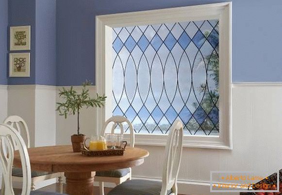 Piękne okna - zdjęcia dekoracji ze szkła dekoracyjnego
