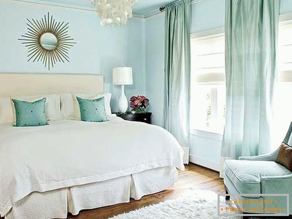 Sypialnia w pastelowych kolorach