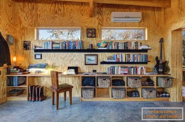 Mały niedrogi drewniany dom w USA: «деловая» зона