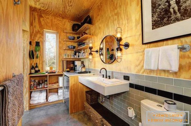 Mały niedrogi drewniany dom w USA: туалет и кухня