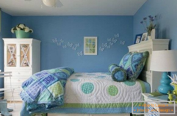 Pokój dziecięcy w niebieskim kolorze