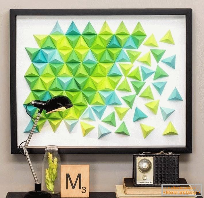Panel origami z kolorowymi trójkątami