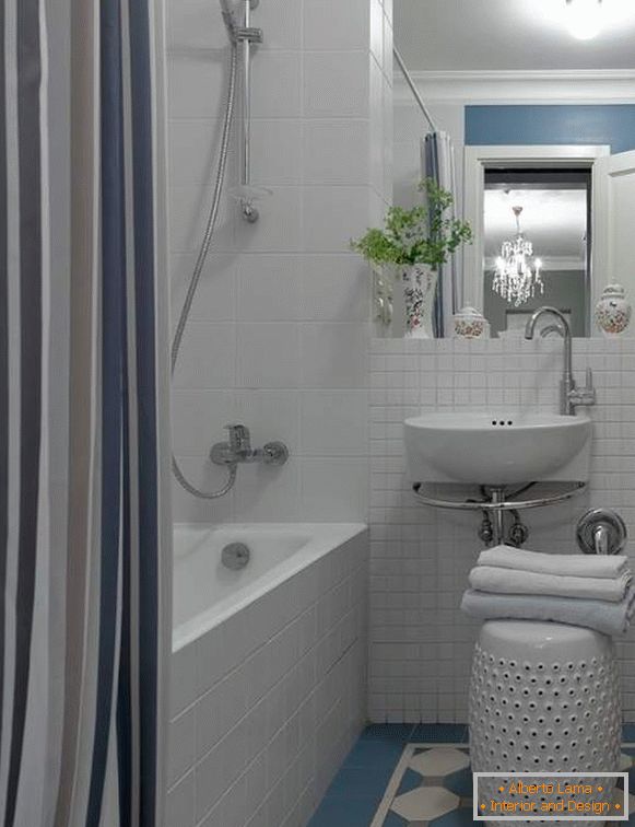 Piękne małe łazienki - zdjęcie w kolorze białym i niebieskim