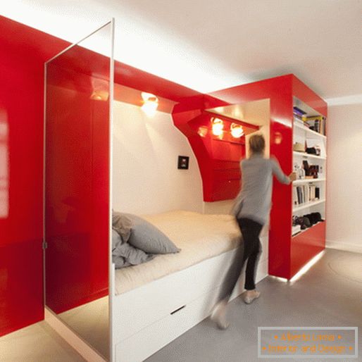 Transformowalna czerwona i biała sypialnia