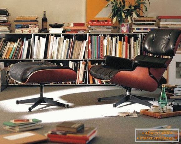Krzesło Eames z czarną skórzaną tapicerką