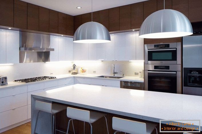 Zaprojektuj rozwiązanie w stylu minimalizmu na przestronną, jasną kuchnię. 