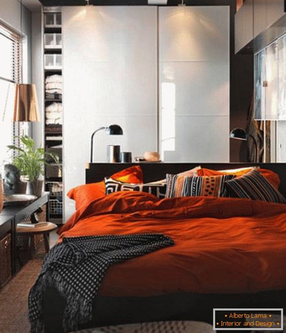 Sypialnia w jasnych kolorach