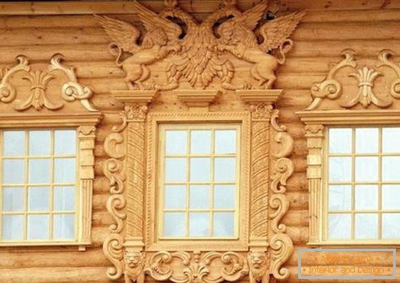 Piękne platany na okna w drewnianym domu, zdjęcie 5