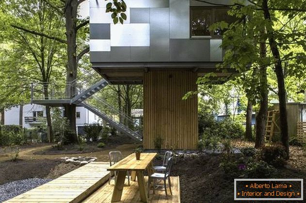 Niezwykły domek na drzewie: план