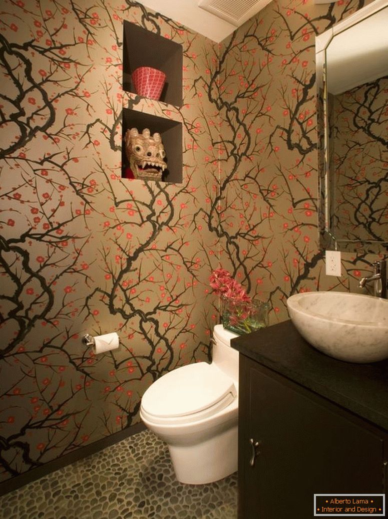 tapeta w stylu azjatyckim-w-łazience-z-kwiatem-wiśni