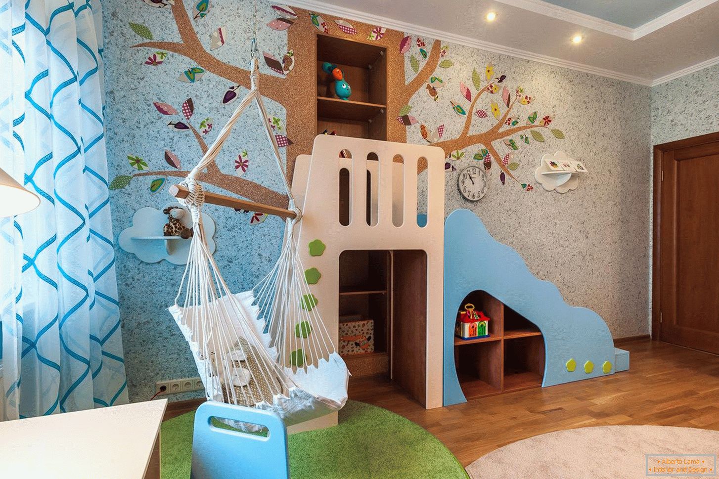 Konstrukcja ścienna w pokoju dziecięcym