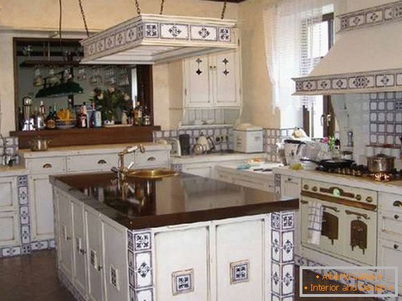 Zdjęcie kuchni w prywatnym domu w stylu Prowansji