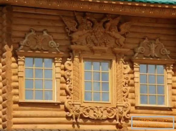 наличники на okna w drewnianym domu
