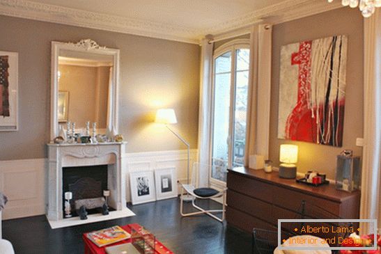 Salon małego mieszkania w Paryżu