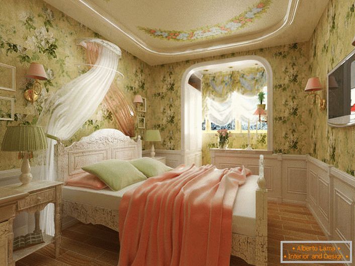 Sypialnia w stylu francuskim dla młodej damy. Niezwykły zamiar projektowy wyróżnia dekoracja ścian z kwiatowym nadrukiem.
