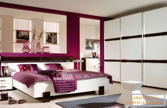 Piękne szafy coupe w sypialni zdjęcie