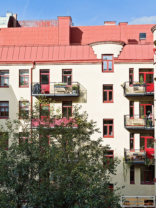 Fasada domu, w którym znajdują się apartamenty