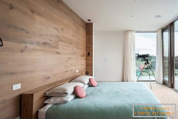 Dekorowanie ścian drzewem - zdjęcie nowoczesnej sypialni